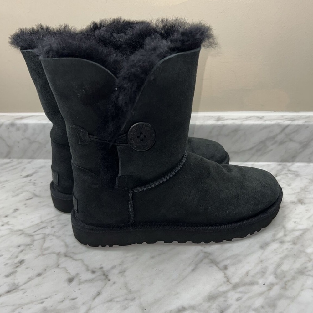 UGG BOOTS SIZE 8!!